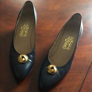 Ferragamo 8 narrow blue heels